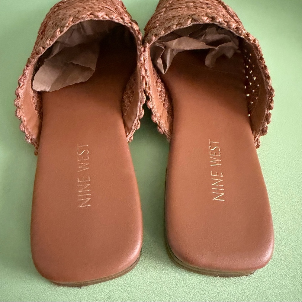 Nine West Campton Almond Toe Casual Slip-On Flat Mules Sz 9 - Picture 5 of 7
